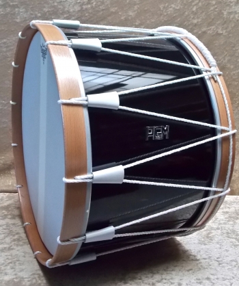 Grosse Caisse fibres de verre - 24'' � corde -  61x42cm