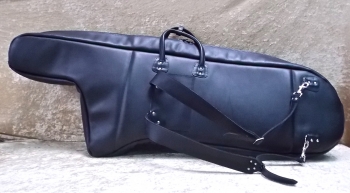 Housse luxe tout cuir pour Saxo Basse