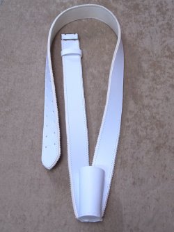 Porte banni�re en cuir doubl� feutre