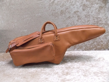 Housse luxe tout cuir pour Saxo T�nor
